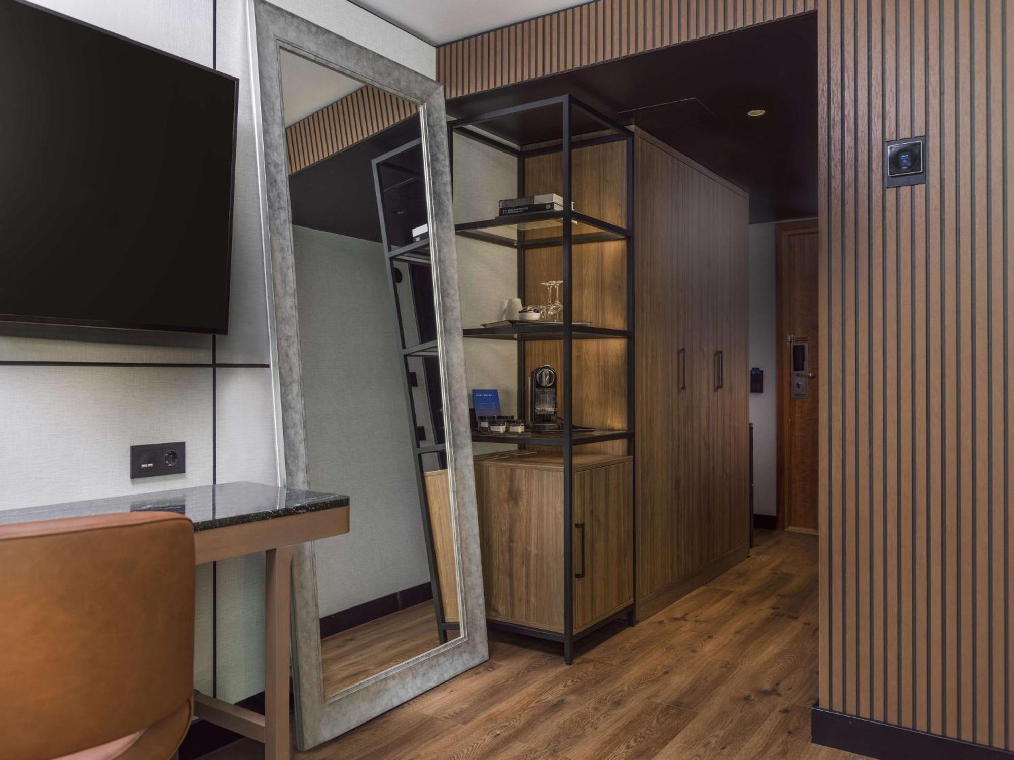 Net Zero Standard Room
