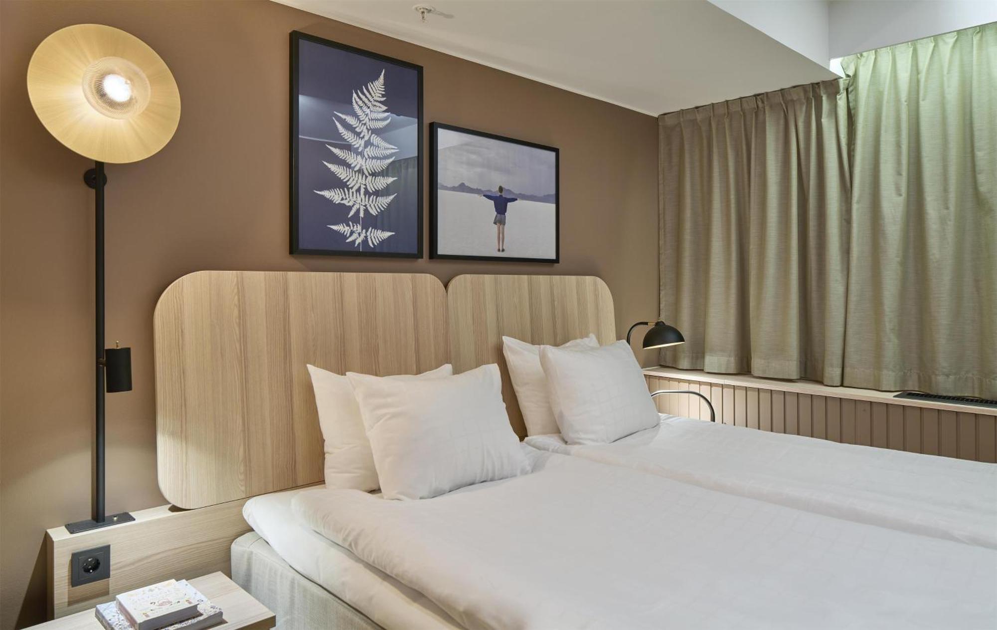 Queen Room without Windows